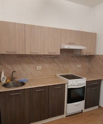 Сдается однокомнатная квартира Кухонный гарнитур, диван.