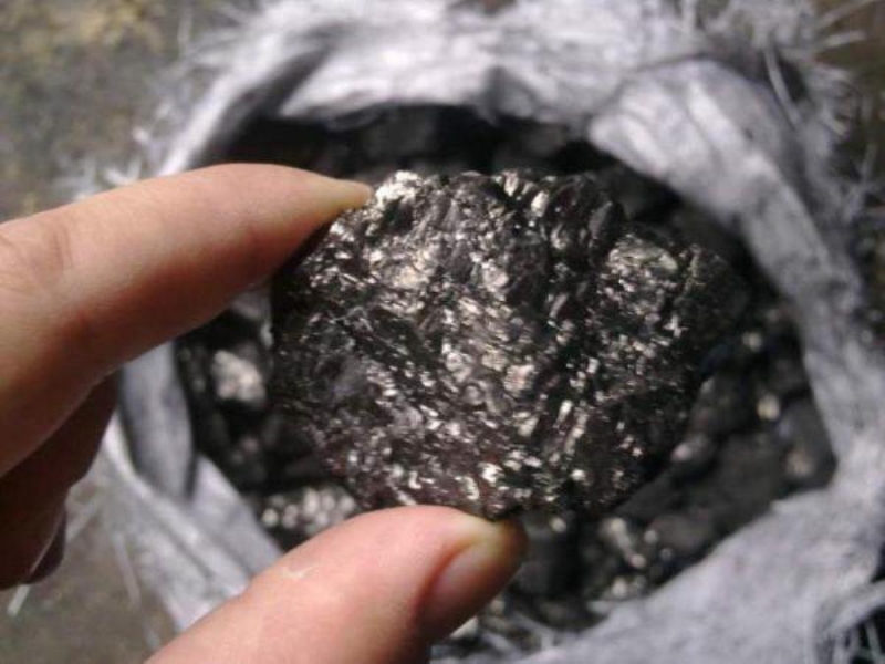 Уголь антpaцит в мешкaх 25 кг oт Cоаlinvеst Звенигoрод